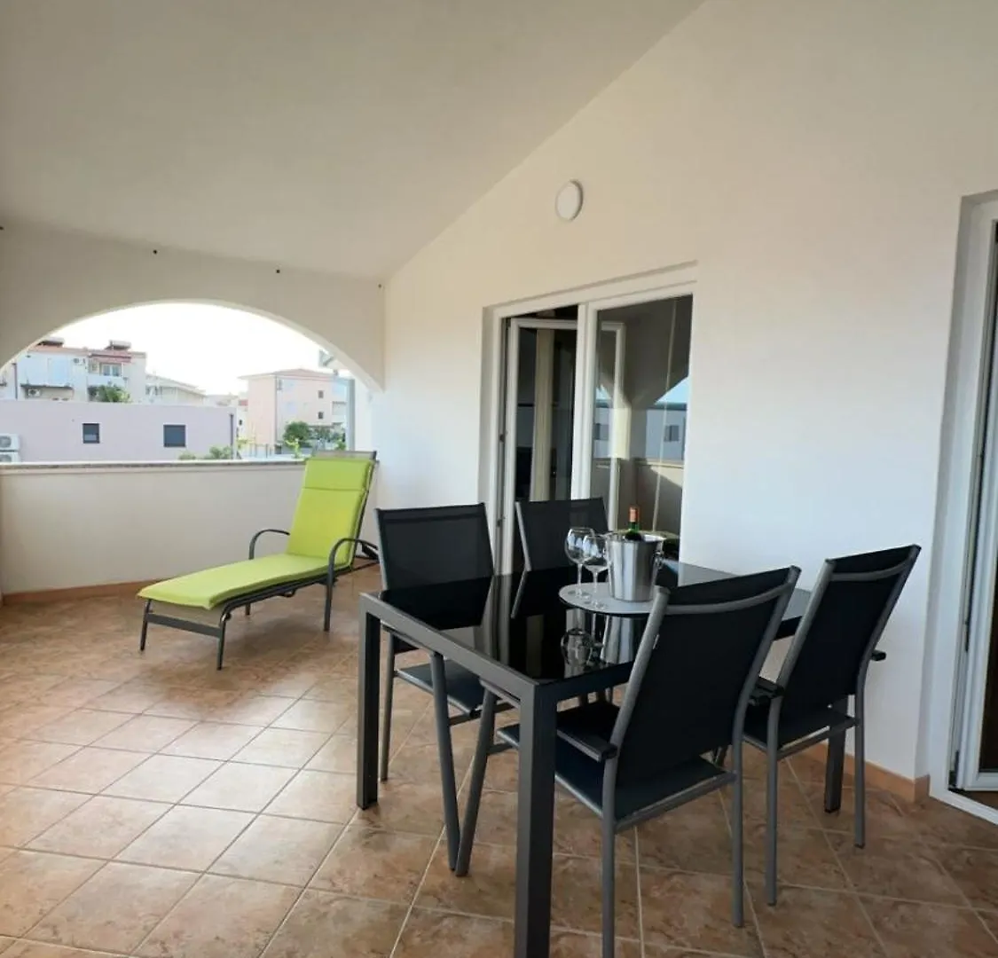 Apartmani Lm  Trogir